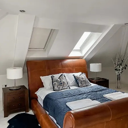 Apartamento ➔ 2 Bed Duplex Exquisite Penthouse ✪ Sleeps 4 ✪ Free Parking/wifi