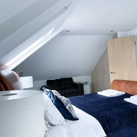 Apartamento ➔ 2 Bed Duplex Exquisite Penthouse ✪ Sleeps 4 ✪ Free Parking/wifi *