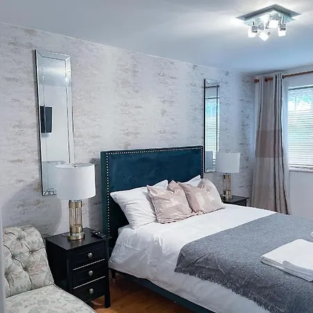 Apartamento ➔ 2 Bed Duplex Exquisite Penthouse ✪ Sleeps 4 ✪ Free Parking/wifi Leeds (West Yorkshire)