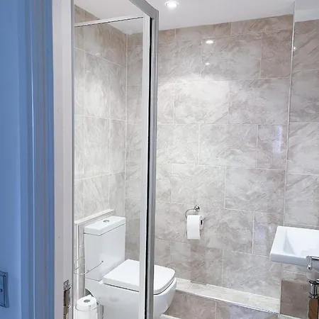 ➔ 2 Bed Duplex Exquisite Penthouse ✪ Sleeps 4 ✪ Free Parking/wifi