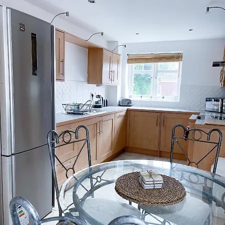 Apartment ➔ 2 Bed Duplex Exquisite Penthouse ✪ Sleeps 4 ✪ Free Parking/wifi