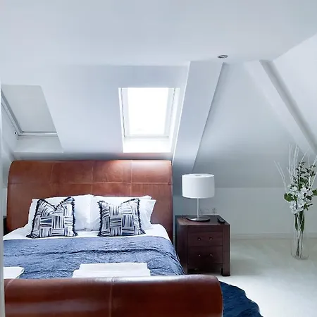 ➔ 2 Bed Duplex Exquisite Penthouse ✪ Sleeps 4 ✪ Free Parking/wifi *